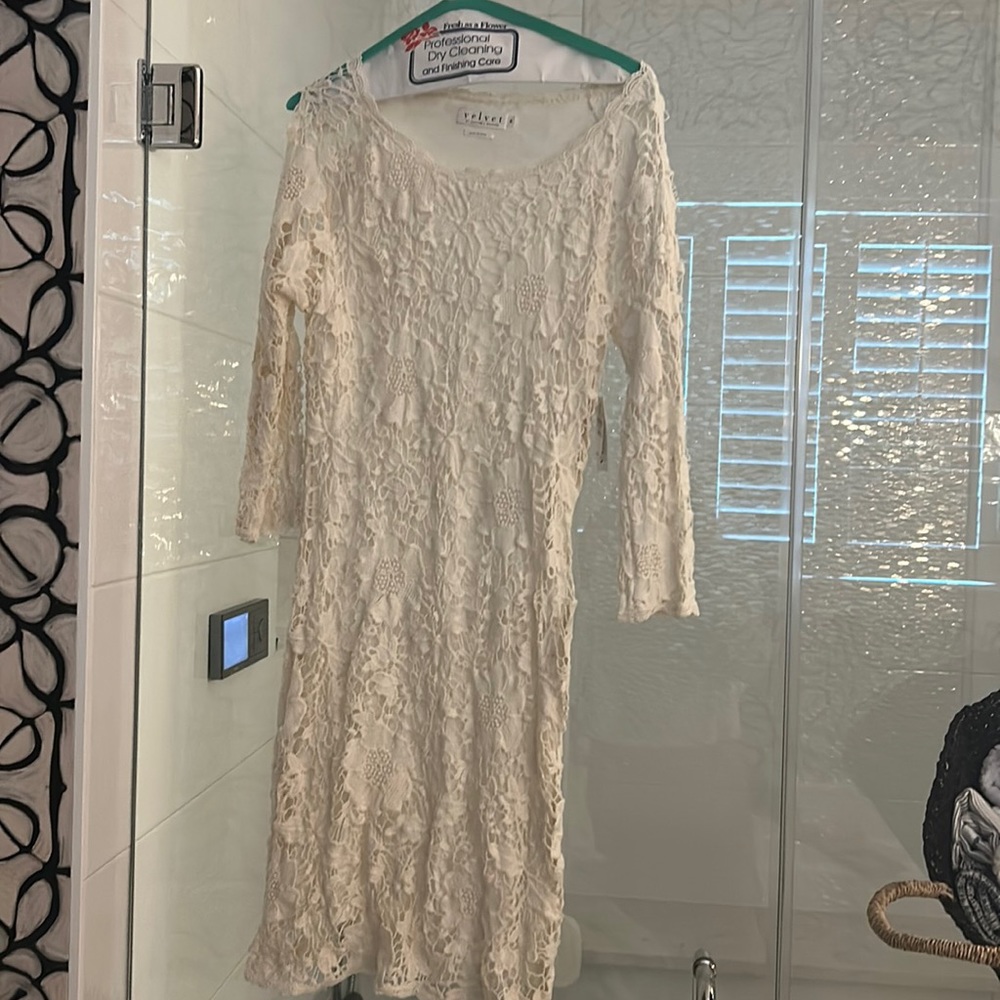 Graham & Spencer Velvet crochet dress. NWT. Size S. Fully lined. Cream color.